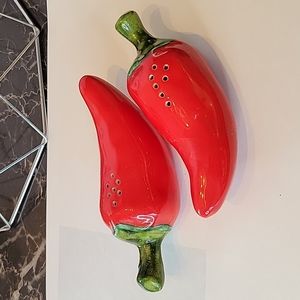 Ceramic vegetable salt & pepper shaker set